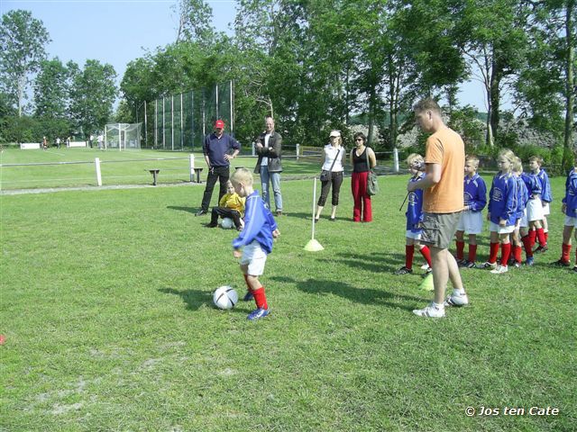 voetbaltoernooi edward roozendaal 040